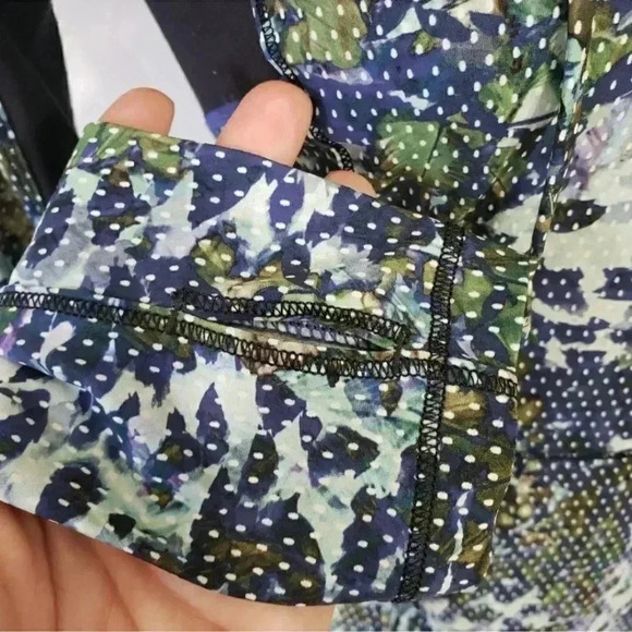 Lululemon Runbeam Half Zip Floral UPF Hoodie - Picture 8 of 12